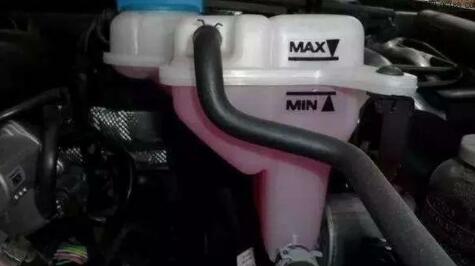 為什么防凍液經(jīng)常會(huì)少？防凍液少了會(huì)導(dǎo)致什么