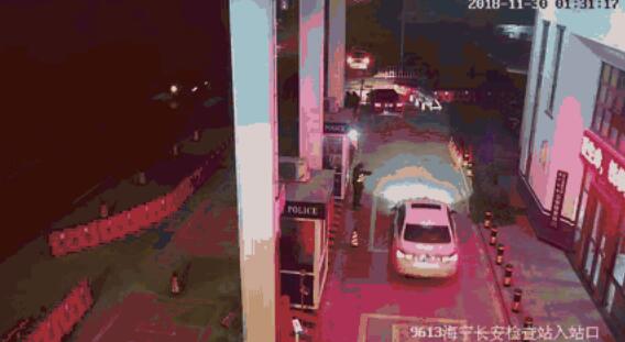 凌晨4點睡在路口、不顧孕妻強行闖卡、二進宮…