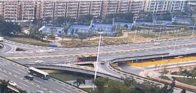 老板開(kāi)500萬(wàn)賓利上路！少看一眼瞬間損失30萬(wàn)！